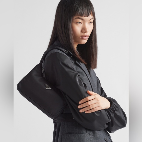 Prada Tessuto Nylon Re-Edition 2000 Mini Black - Picture 2 of 12